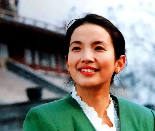 邓超发文悼念朱媛媛，狗头表情引发争议